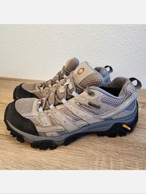 MERRELL Women's Moab Hiking Trail Lace Up Hike Shoe 8.5